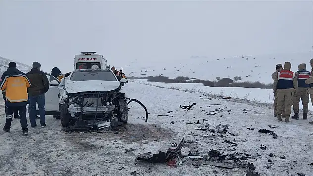 Erzurum'da feci kaza: 2 ölü, 3 yaralı