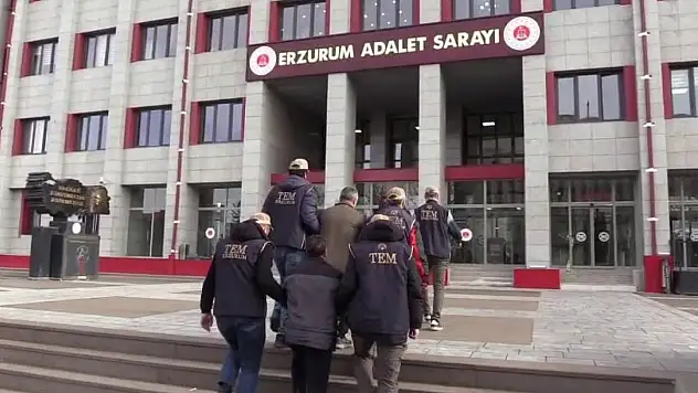 Erzurum'da FETÖ'nün eleman kazanma çabası operasyonla engellendi, üç kişi gözaltına alındı.