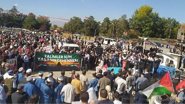 Erzurum'da Filistin'e Destek Yürüyüşü: İl Müftüsü Yaşar Çapçı Dua Etti