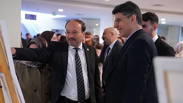 Erzurum'da 'Geleceğin Işığı: Çocuk ve Ergen' temalı Psikoloji Zirvesi başladı