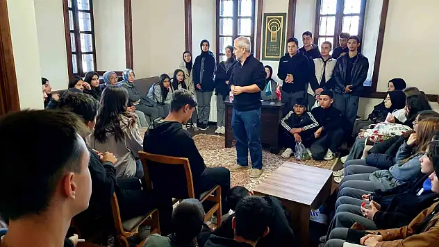 Erzurum'da Gençler Tarih Sohbetleriyle Geçmişi Keşfedecek!