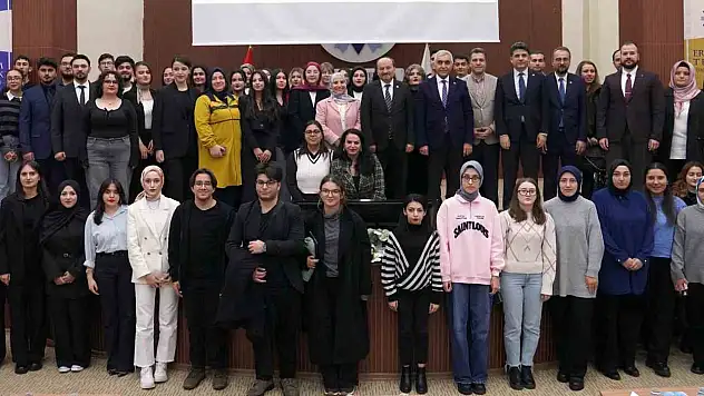 Erzurum'da Gençlerin İnsani Yardım Çabaları ve Etik Konferansı Gerçekleşti