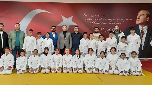 Erzurum'da Gençlik ve Spor İl Müdürü'nden ailelere teşekkür, spor tesisleri dolup taşıyor!