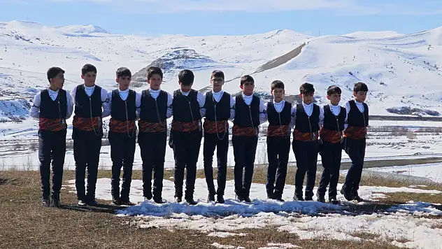 Erzurum'da halk oyunlarında büyük sürpriz