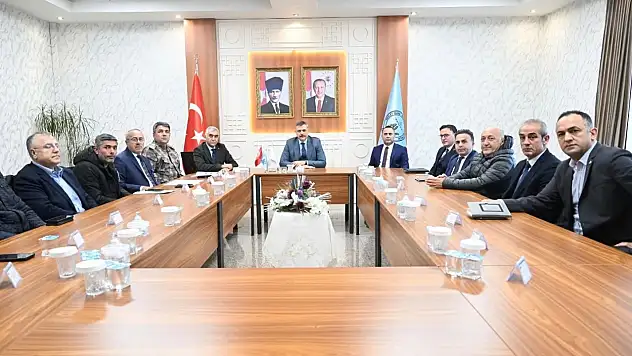 Erzurum'da Havalimanı Kış Tedbirleri Toplantısı Gerçekleşti