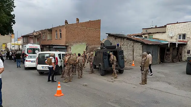 Erzurum'da iki grup arasında silahlı kavga: 1'i polis 11 yaralı