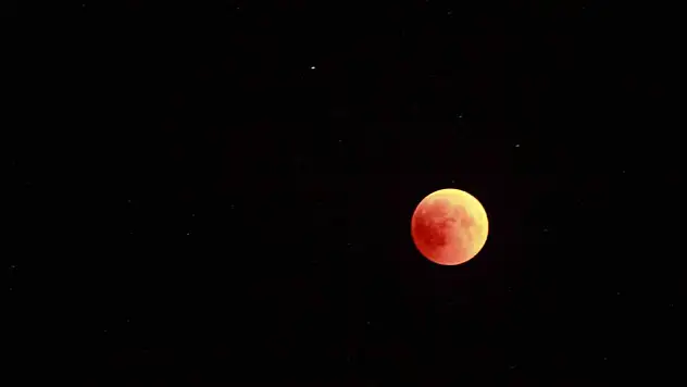 Erzurum'da Kanlı Ay tutulması, gökyüzü meraklılarına görsel şölen sundu