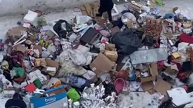 Erzurum'da komşuların sabrını taşıran çöp evi operasyonu