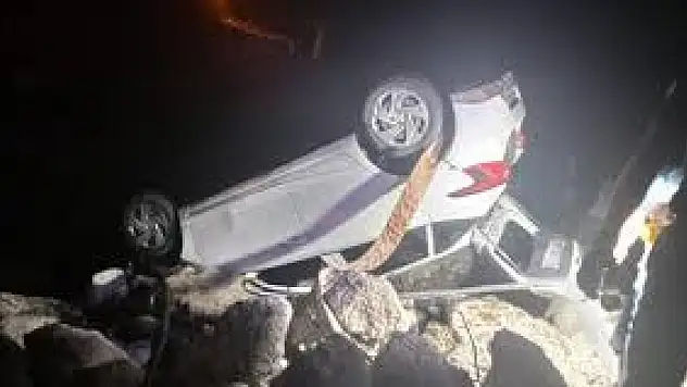Erzurum'da köprü inşaatında otomobil, nehre yuvarlandı 1 ölü, 1 yaralı, kayıp için aramalar sürüyor!