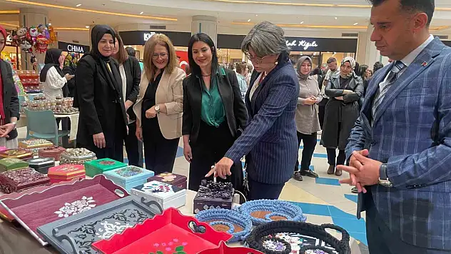 Erzurum'da koruma altındaki çocuklardan umut dolu butik pasta ve el sanatları sergisi açıldı