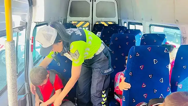 Erzurum'da Okul Çevrelerinde Güvenlik Denetimi: 1 Aranan Yakalandı, Cezalar Uygulandı