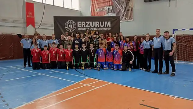 Erzurum'da Okul Sporları Gençler Masa Tenisi İl Birinciliği Tamamlandı