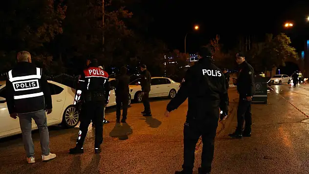 Erzurum'da Polis Denetimleri Artıyor, Öğrencilere Bilgilendirme Faaliyetleri Yapılıyor