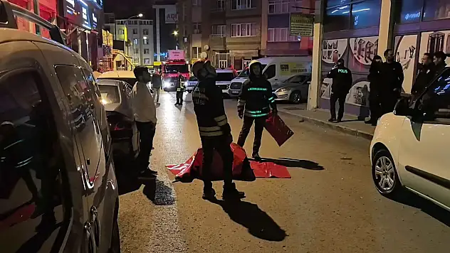 Erzurum'da polisten kaçtı, apartmanın çatısına çıktı