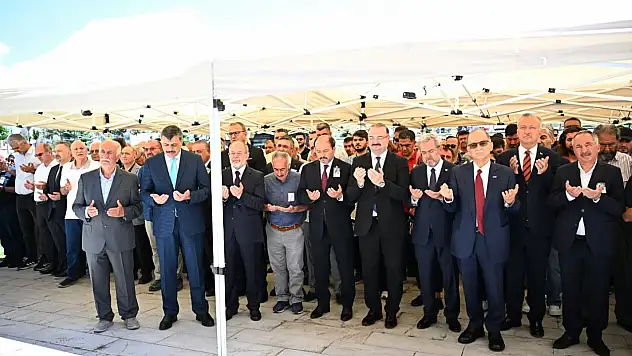 Erzurum'da Prof. Dr. Yaylalı İçin Duygusal Anma Töreni Gerçekleşti