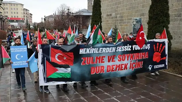 Erzurum'da sağlık çalışanları Gazze için yürüyüş düzenledi, İsrail'in zulmüne dikkat çekti.