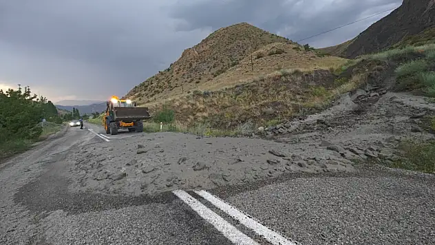 Erzurum'da Sel Felaketi Kara Yollarını Kapatıyor