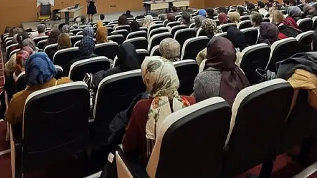 Erzurum'da Sigaraya Karşı Kararlı Mücadele: Hekimler Tütün Bağımlılığı İçin Bir Araya Geldi