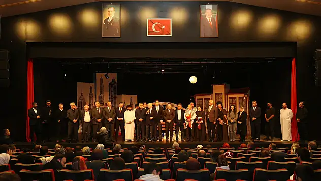 Erzurum'da Son Hamle Uyanış Tiyatro Oyunu Sahnelendi