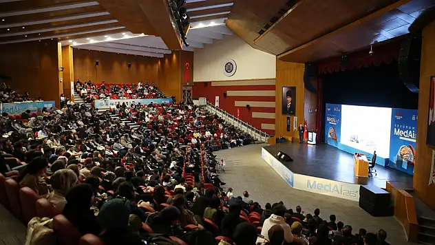 Erzurum'da tıpta yapay zeka zirvesi başladı
