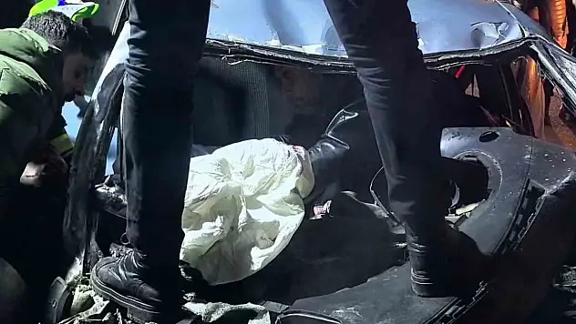 Erzurum'da trafik kazası: 1 ölü, 2 yaralı, inceleme başlatıldı