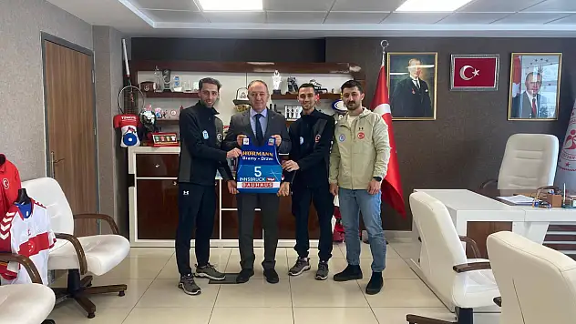 Erzurum'da Uçan Türkler'e Tebrik ve Başarı Dileği