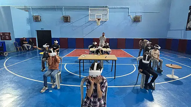 Erzurum'da VR ile Teknoloji Keşfi Çat'ta Devam Ediyor