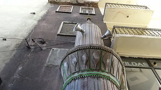 Erzurum'da yarım minare görenleri şaşırtıyor: Dar sokağa ilginç mimari çözüm
