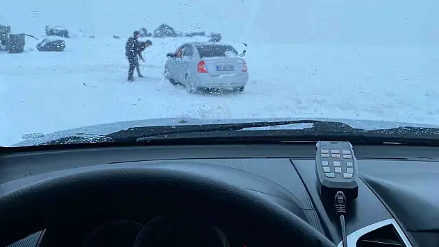 Erzurum'da Yoğun Kar Ulaşımı Aksattı, Yardıma Offroad Tutkunları Koştu