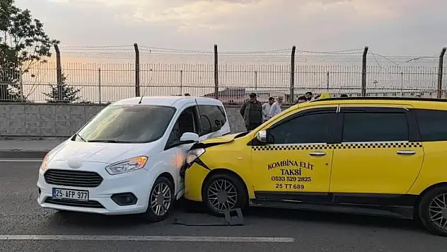 Erzurum'da zincirleme kaza kamerada: 3 kişi yaralandı