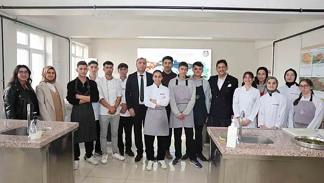 Erzurum'daki Lise, Uluslararası Gastronomi Yarışmasında Türkiye Yedincisi Oldu