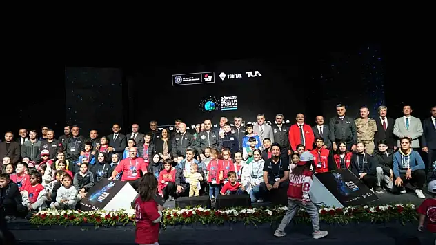 Erzurum'daki TÜBİTAK Gökyüzü Gözlem Etkinliği'nde 33 bin katılımcı rekor kırdı!