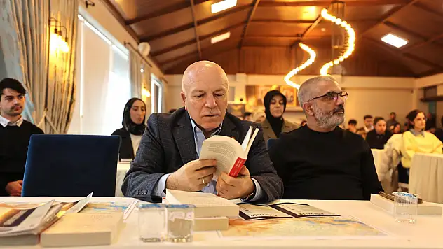 Erzurum Diplomasi Akademisi'nden Yeni Nesillere Diplomasi Eğitimi Vurgusu