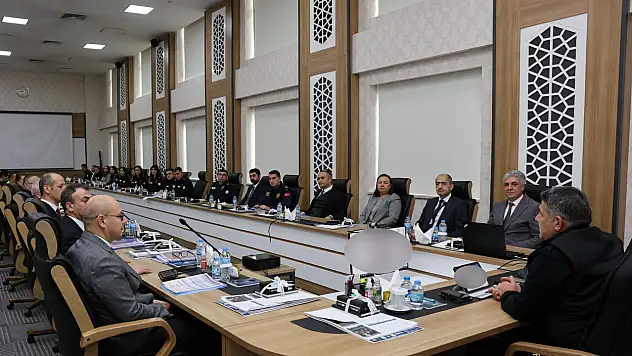 Erzurum Emniyeti'nde Yıl Sonu Değerlendirme Toplantısı Yapıldı