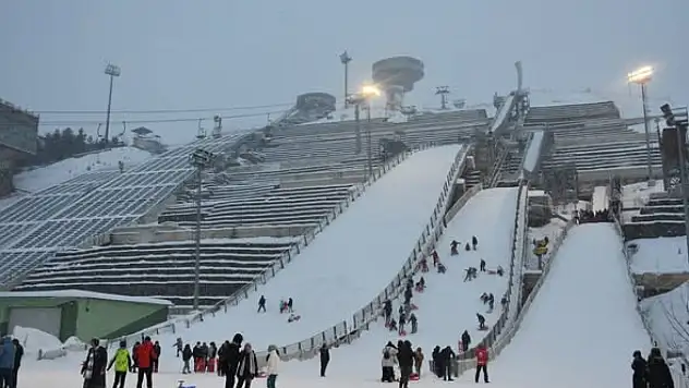 Erzurum Gençlik ve Spor İl Müdürlüğü'nden Kızak Şöleni