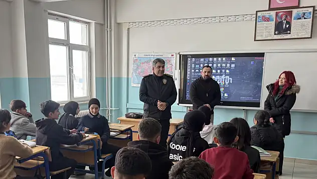 Erzurum İl Emniyet Müdürü Karaburun'dan Köprüköy Anadolu Lisesi'ne Ziyaret