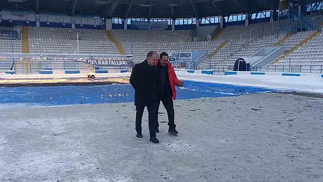 Erzurum Kazım Karabekir Stadı'nda karla yarış başladı