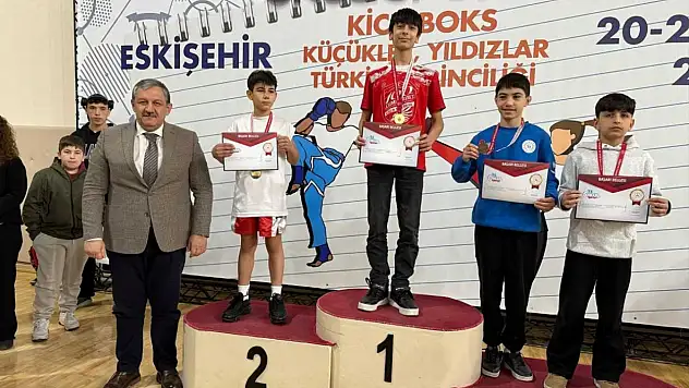 Erzurum kick boks takımı Türkiye Şampiyonluğu ile döndü