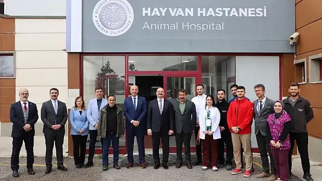 Erzurum Milletvekili Fırat'tan Atatürk Üniversitesi Hayvan Hastanesine Övgü Dolu Ziyaret