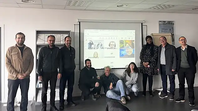 Erzurum Teknik Üniversitesi'nden yapay zekâ eğitimine yeni adım: FOSSBot4AI projesi başladı