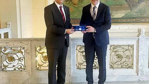 Erzurum Ticaret Borsası Başkanı Hakan Oral, Ziraat Bankası Genel Müdürü Alpaslan Çakar'ı Ziyaret Etti