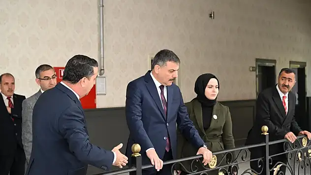Erzurum Valisi Çiftçi, Nüfus Müdürlüğü'nde brifing aldı ve güncel istatistikleri değerlendirdi