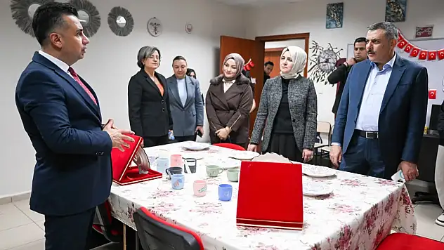 Erzurum Valisi Mustafa Çiftçi'den Çocuk Destek Merkezine Ziyaret