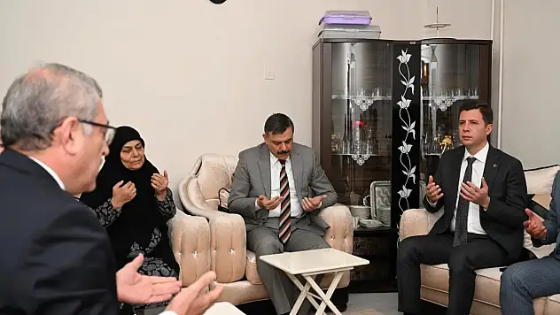 Erzurum Valisi, Şehit Güntekin'in Annesine Vefa Ziyareti Gerçekleştirdi