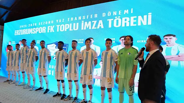 Erzurumspor'un Kadrosuna Katılan Yeni İsimler Düzenlenen Törende Tanıtıldı