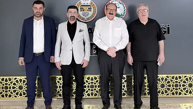 Eski Ağrı Milletvekili Hanifi Alır'dan Ağrı Barosu'na ziyaret