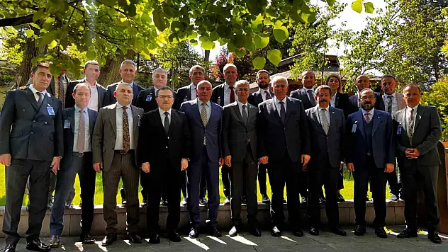 ETSO heyeti TBMM'de Erzurum'un yatırımları ve demiryolu projelerini masaya yatırdı
