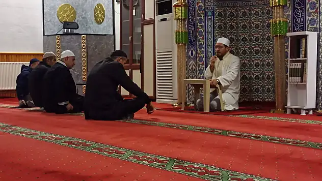 Fatih Sultan Mehmed Camii'nde Birlik ve Beraberlik Vurgusu