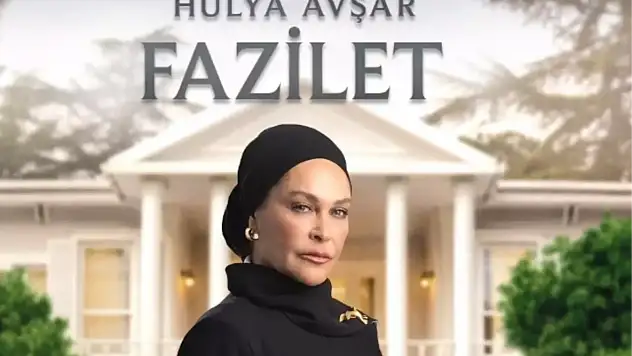 Fazilet'i canlandıran Hülya Avşar kimdir, kaç yaşında, nereli, evli mi, bekar mı? Aynı Yağmur Altında Fazilet kimdir?