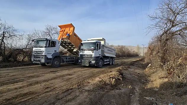Fen İşleri Müdürlüğü Stabilize Yol Çalışmalarını Sürdürüyor